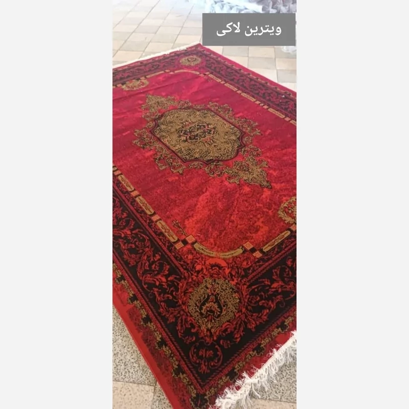 فرش قرمزماشینی کاشان طرح ویترین لاکی12متری440شانه(باارسال رایگان)
