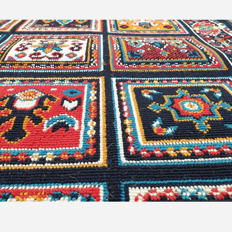 گلیم ماشینی کاشان کناره طرح کژال سرمه ای سایز300در1،20(هزینه ارسال باخریداروپس کرایه میباشد)