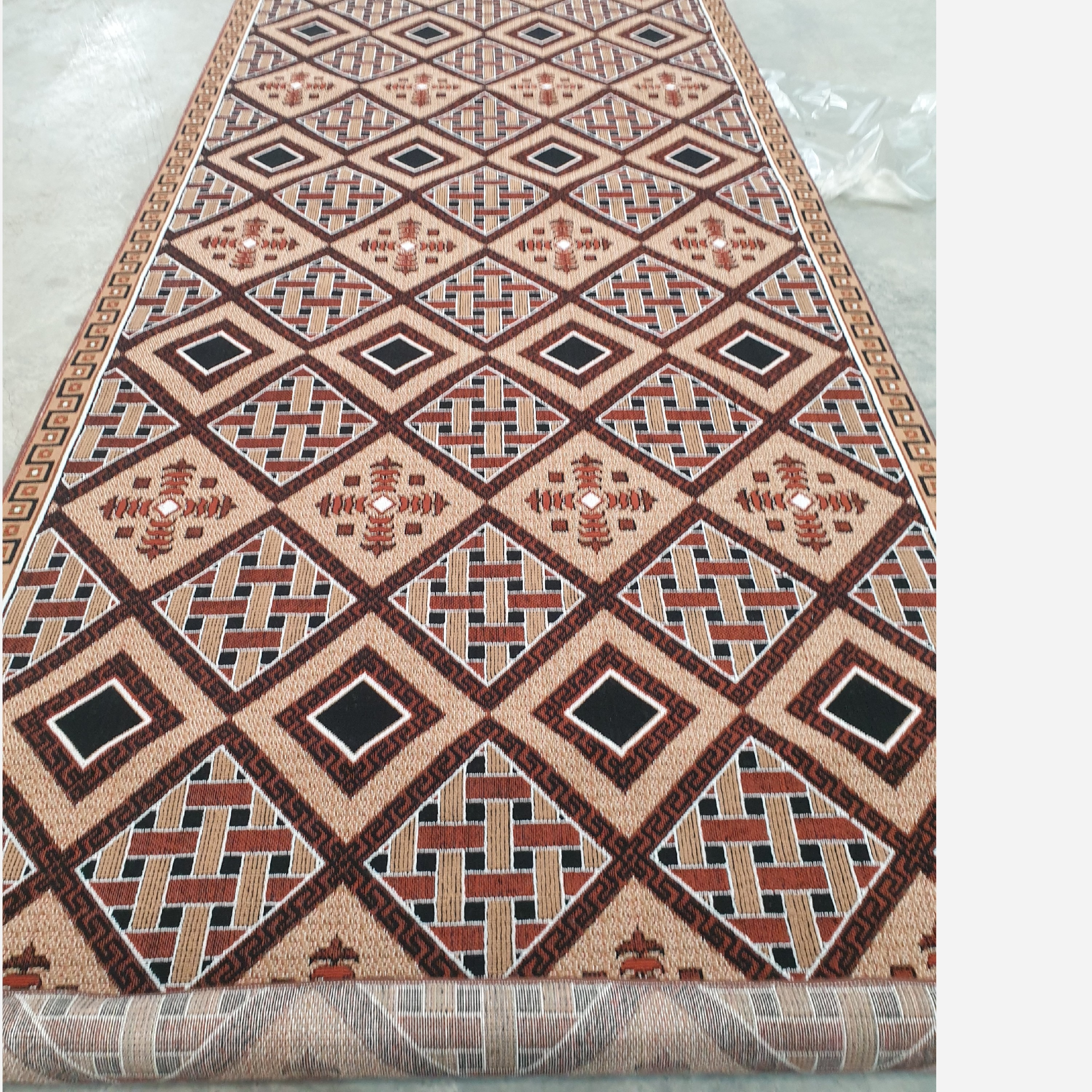 کناره گلیم ماشینی کاشان طرح حصیری عرض80در3متر(هزینه ارسال باخریداروپس کرایه میباشد)