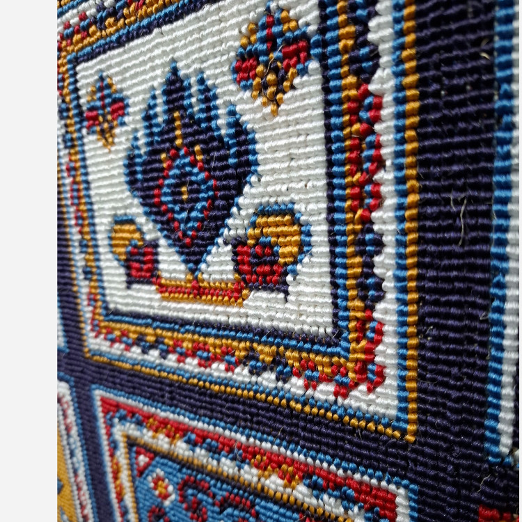 کناره گلیم ماشینی کاشان طرح کژال سرمه ای سایز3،60در1متر(هزینه ارسال باخریداروپس کرایه میباشد)